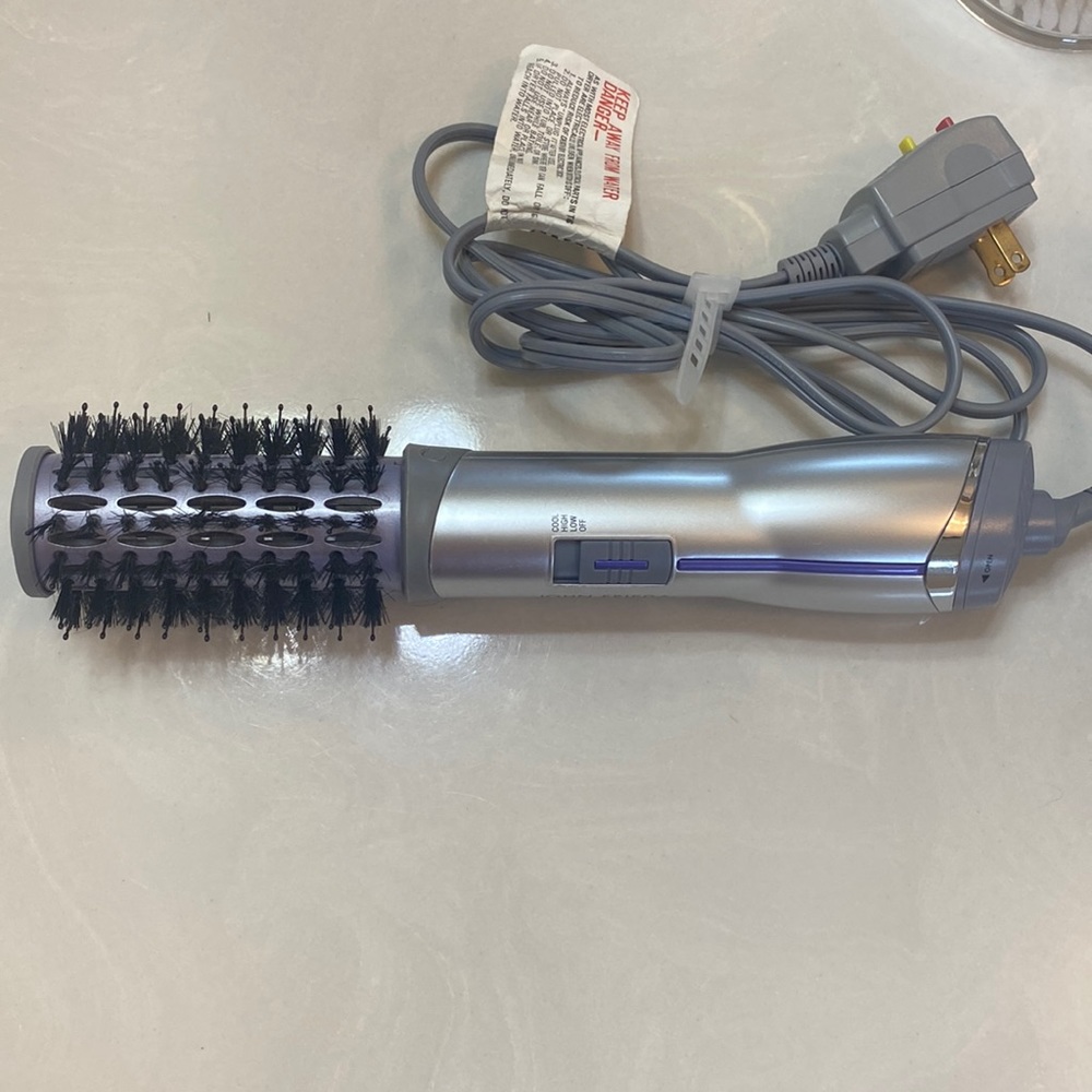 Hot air brush